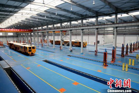 圖為檢修車間?！堖h(yuǎn) 攝